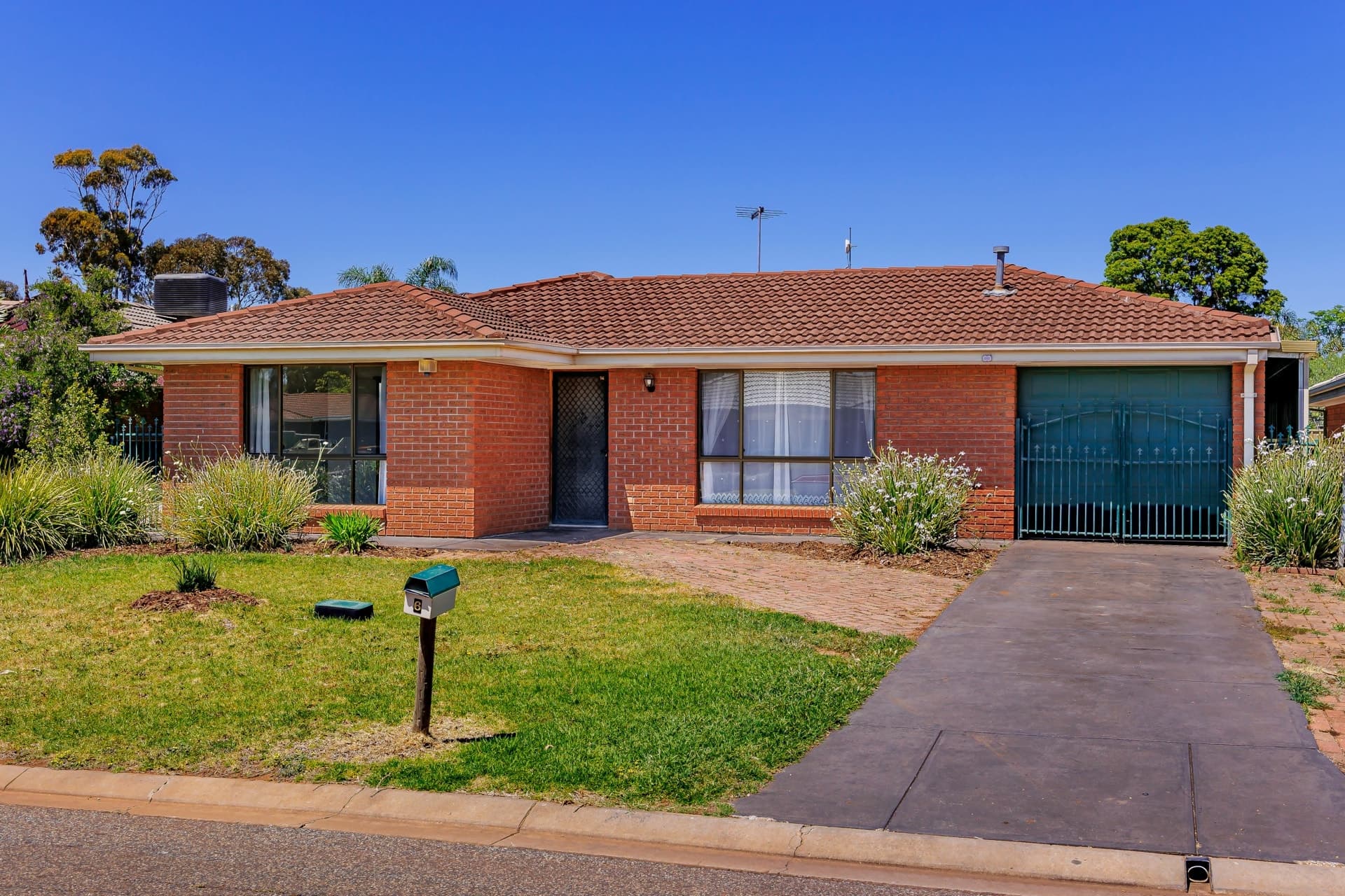 6 Mclean Court, Andrews Farm, Andrews Farm - Thumbnail 3