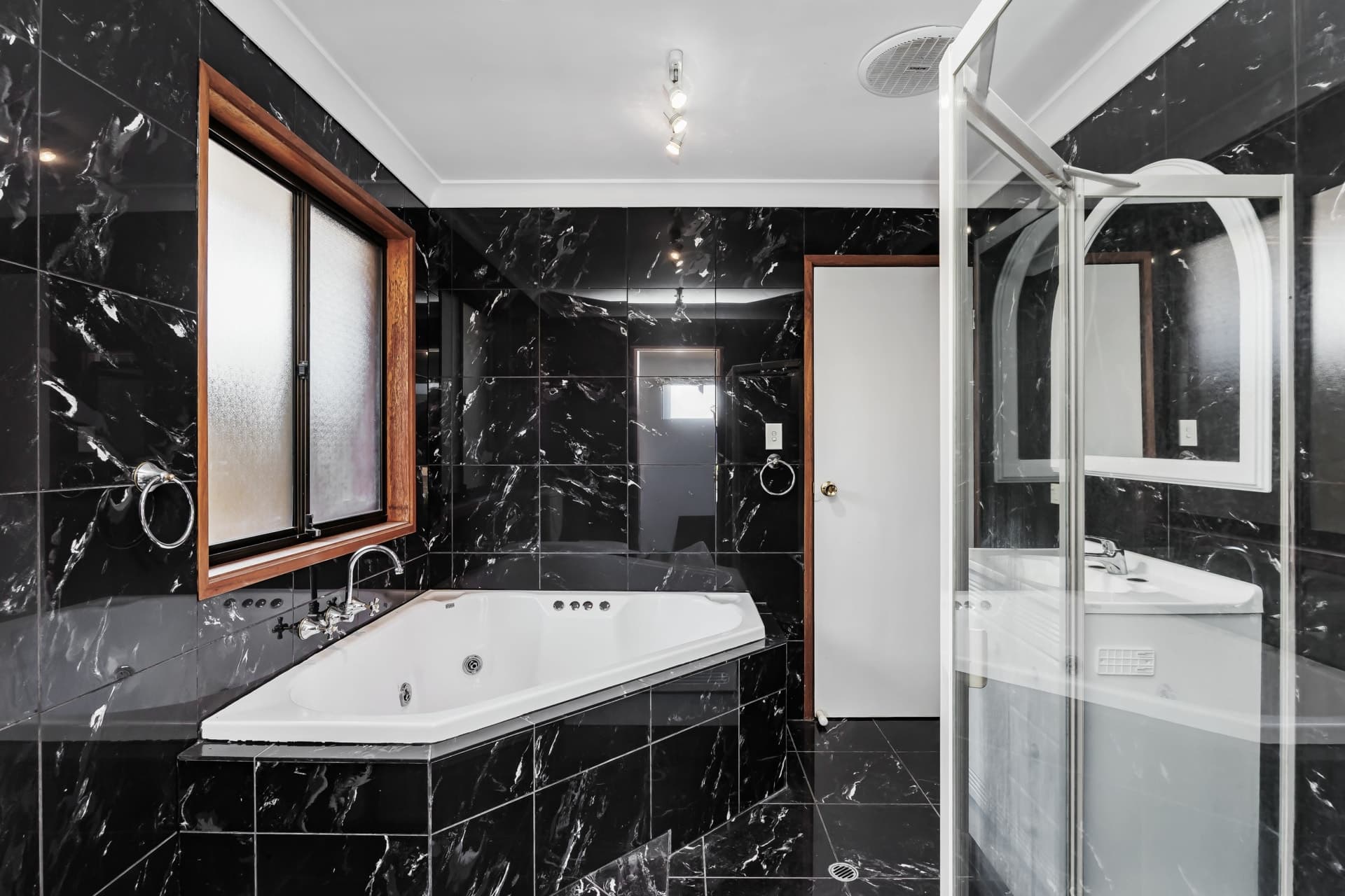 6 Mclean Court, Andrews Farm, Andrews Farm - Thumbnail 6