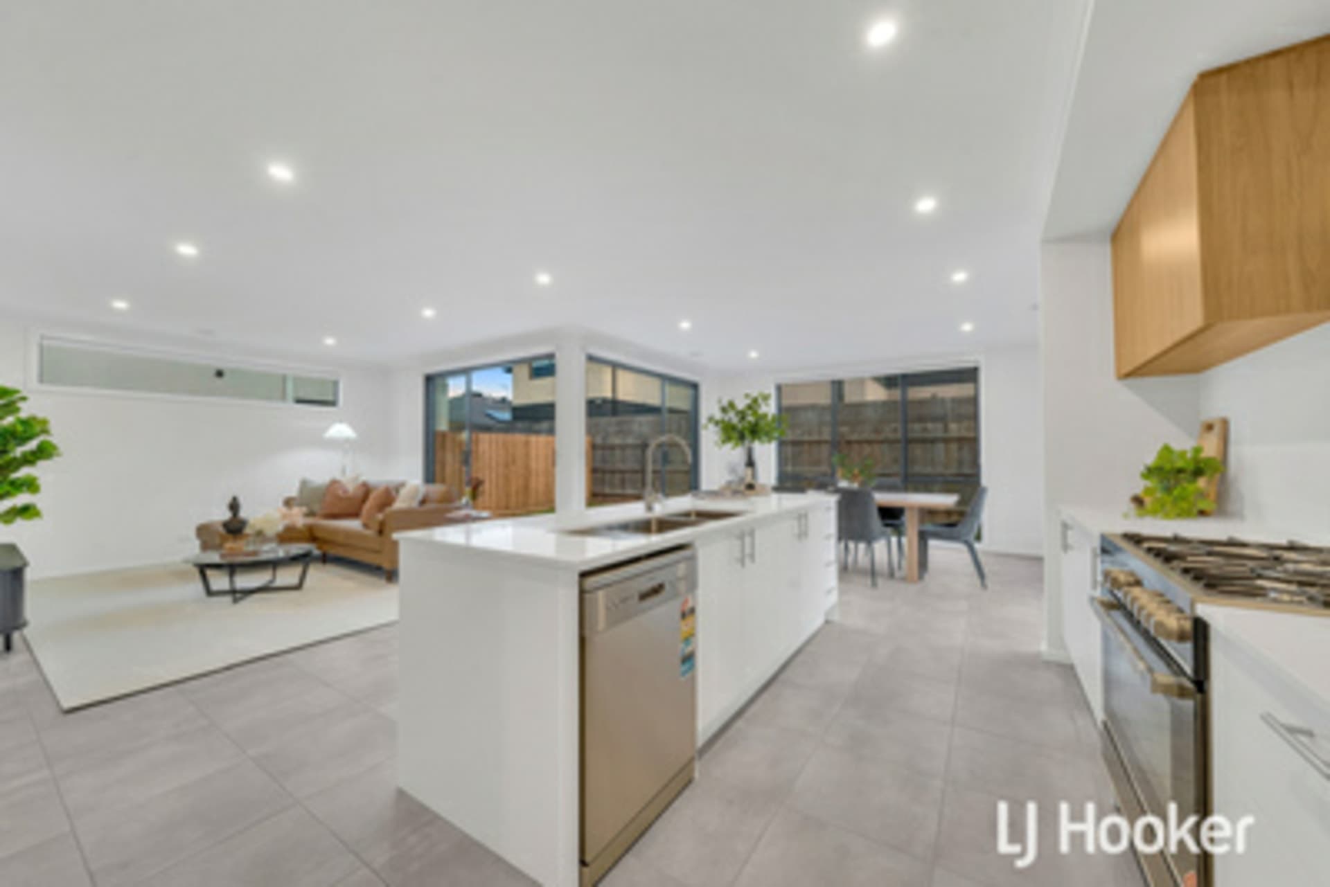23 Dream Avenue, Cranbourne East, Cranbourne East - Thumbnail 4