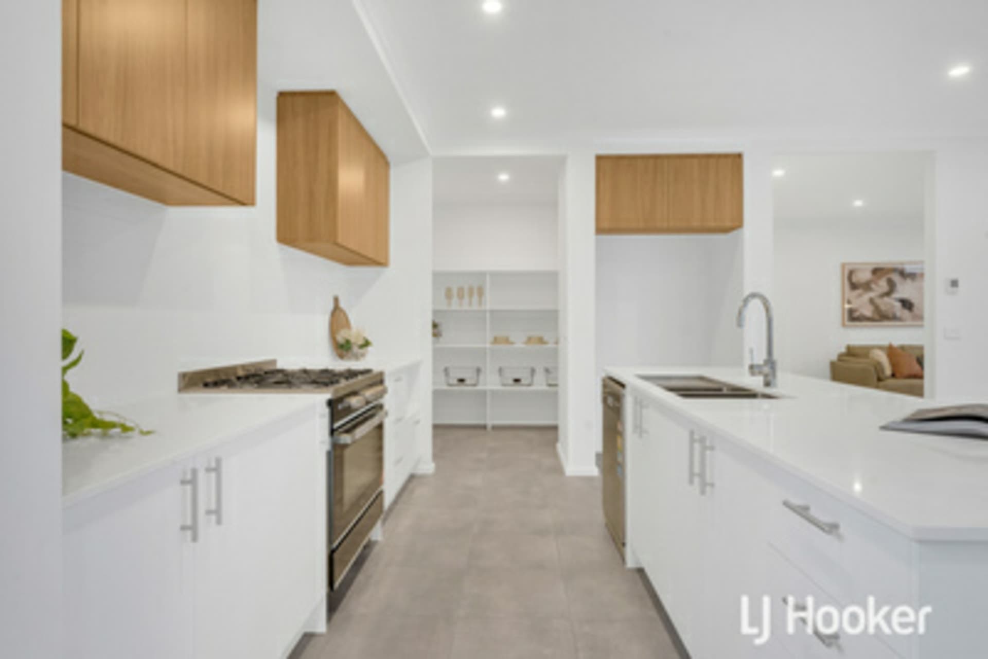 23 Dream Avenue, Cranbourne East, Cranbourne East - Thumbnail 2