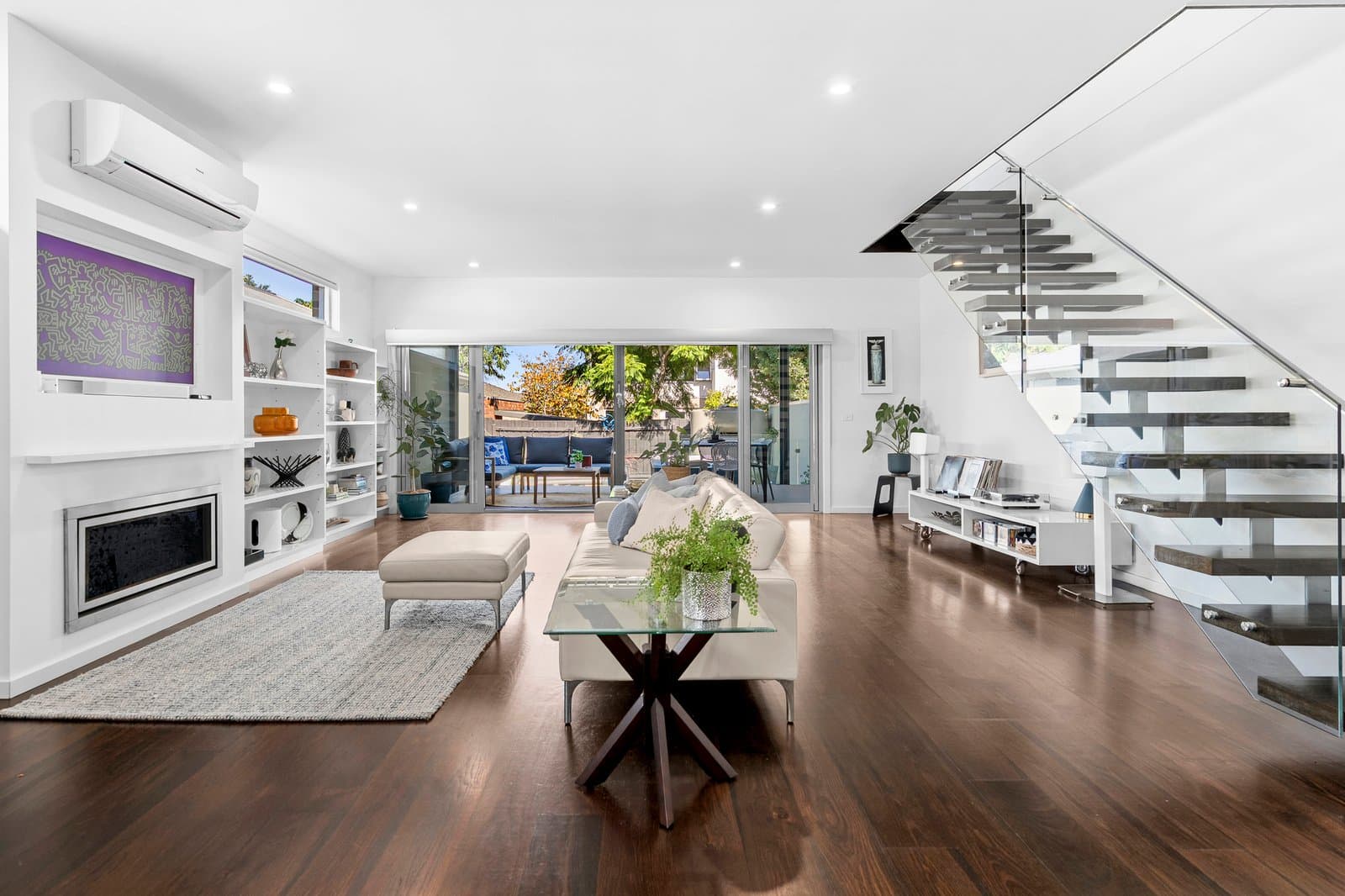 17a Bond Street, Newtown, Newtown - Thumbnail 2