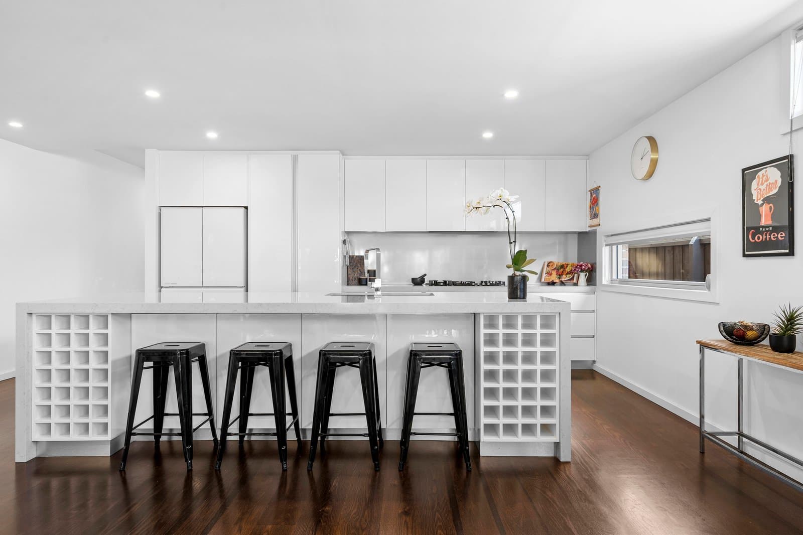 17a Bond Street, Newtown, Newtown - Thumbnail 6