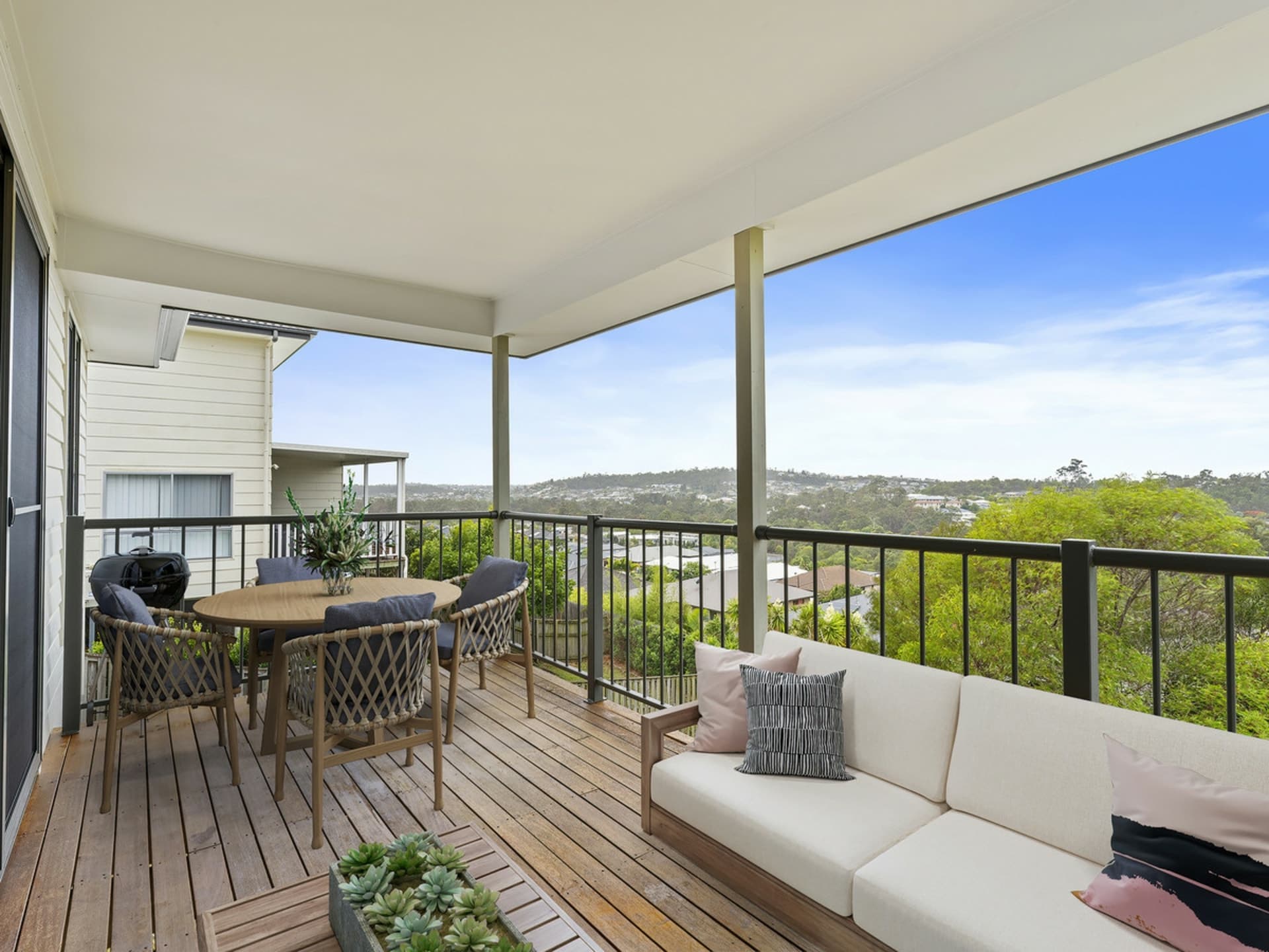 20 Barrington Street Pacific Pines QLD, Pacific Pines - Thumbnail 3