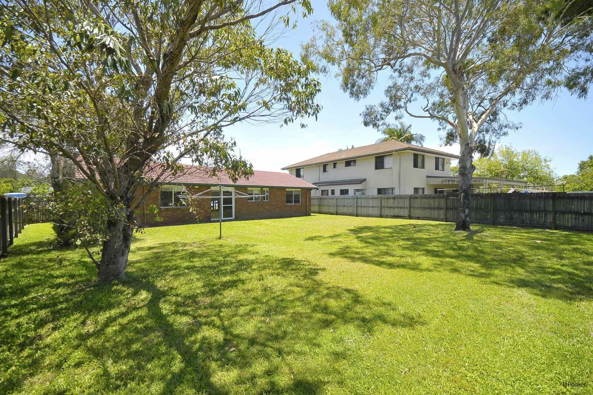 221 Nineteenth Avenue Elanora QLD, Elanora - Thumbnail 2