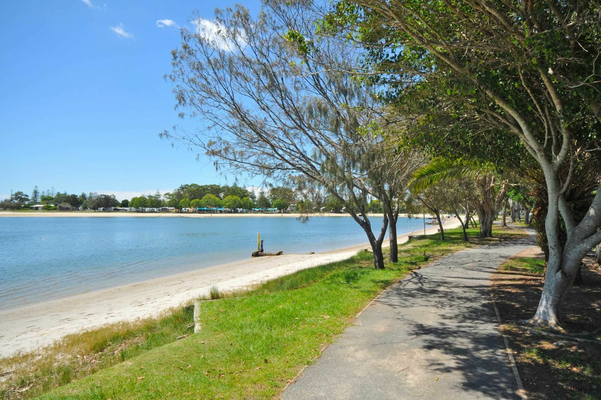 221 Nineteenth Avenue Elanora QLD, Elanora - Thumbnail 5