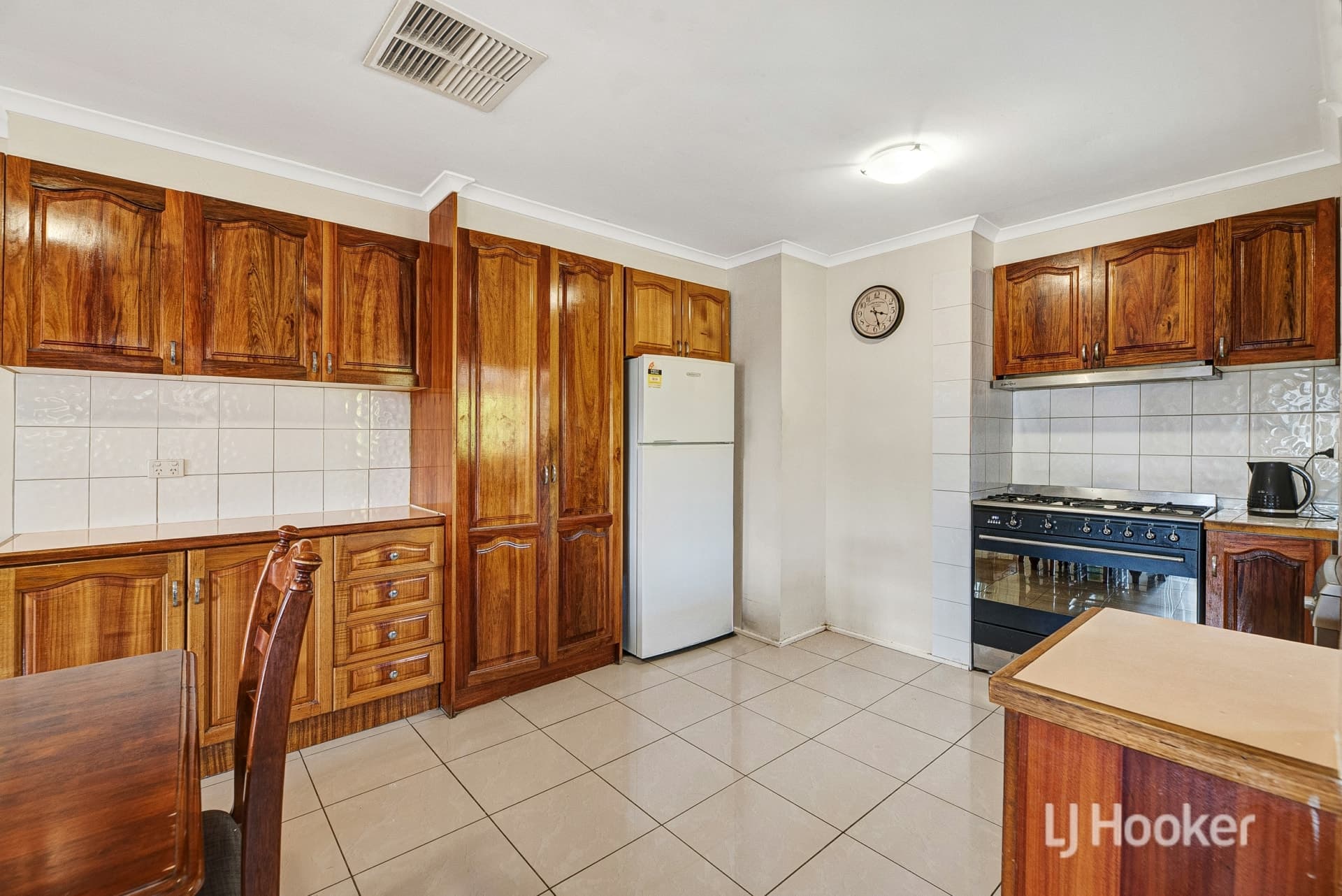 4 Chelmsford Way Melton West VIC, Melton West - Thumbnail 4