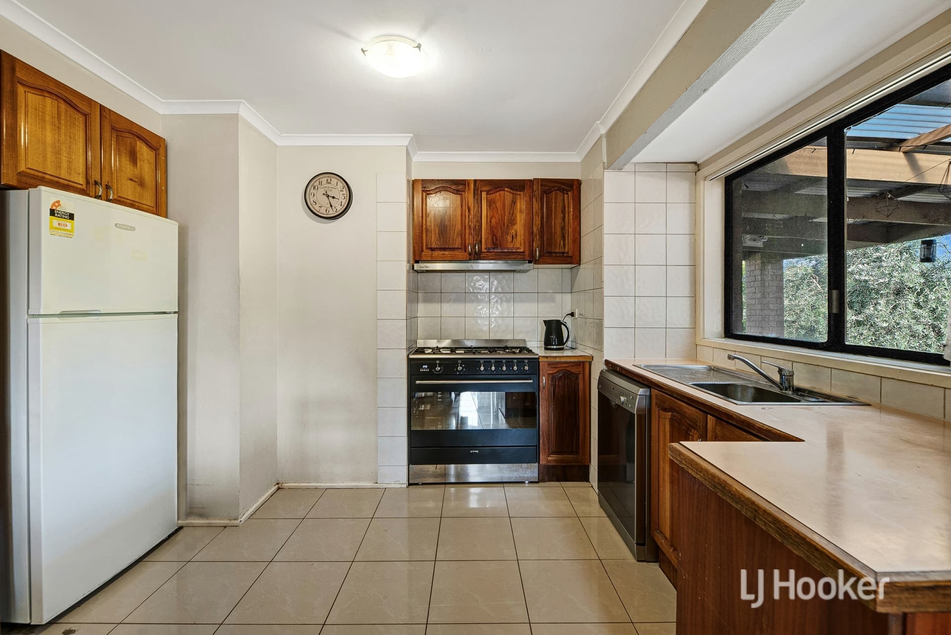 4 Chelmsford Way Melton West VIC, Melton West - Thumbnail 5