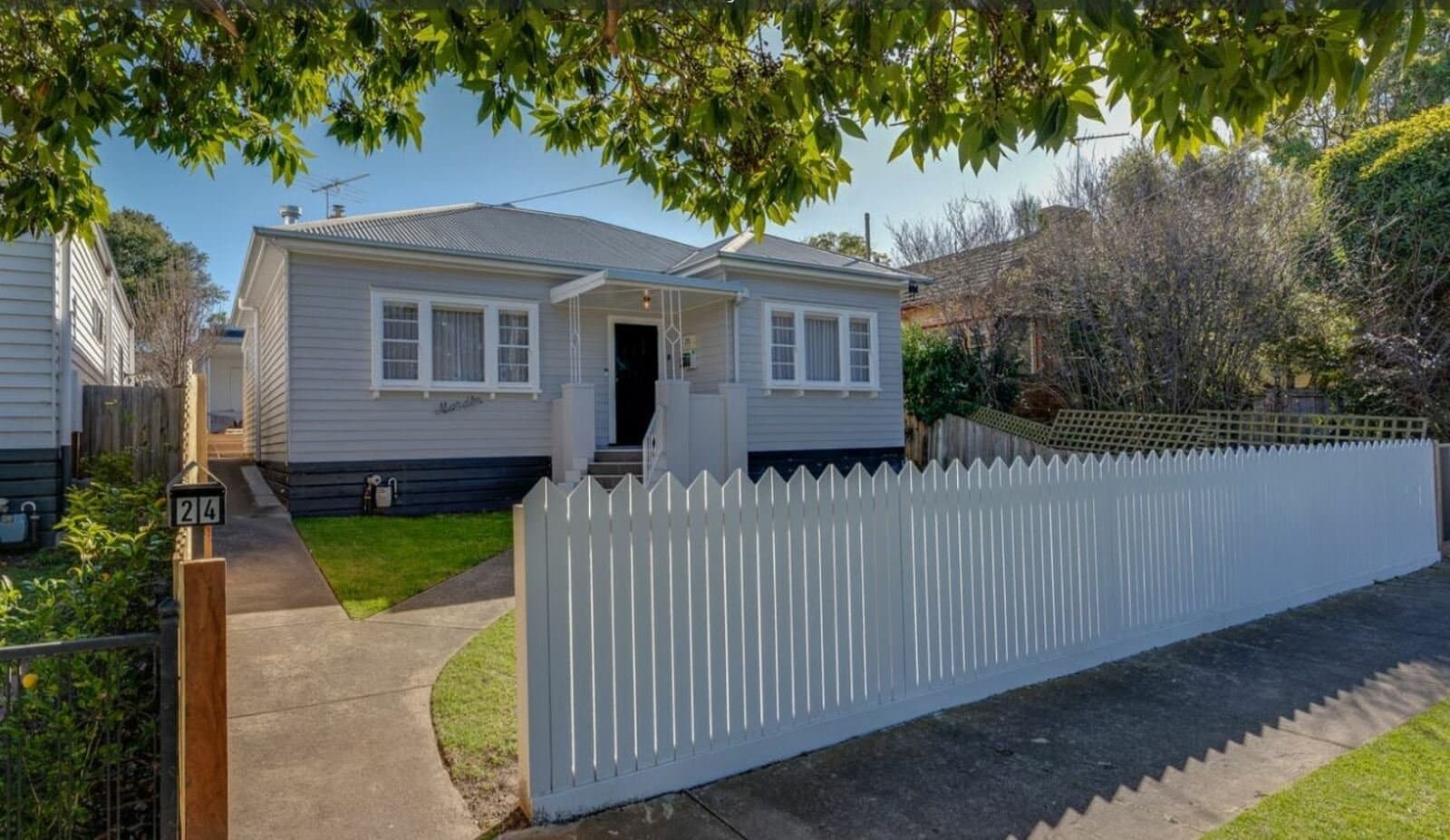 24 Seaview Parade, Belmont, Belmont - Image 1