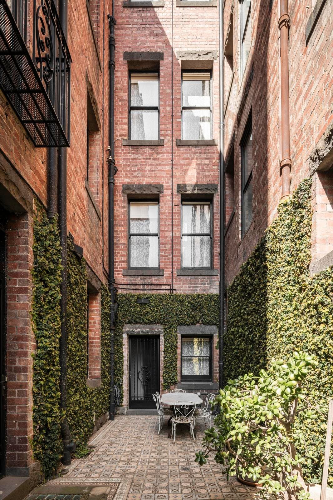 72 Hotham Street, East Melbourne, East Melbourne - Thumbnail 2