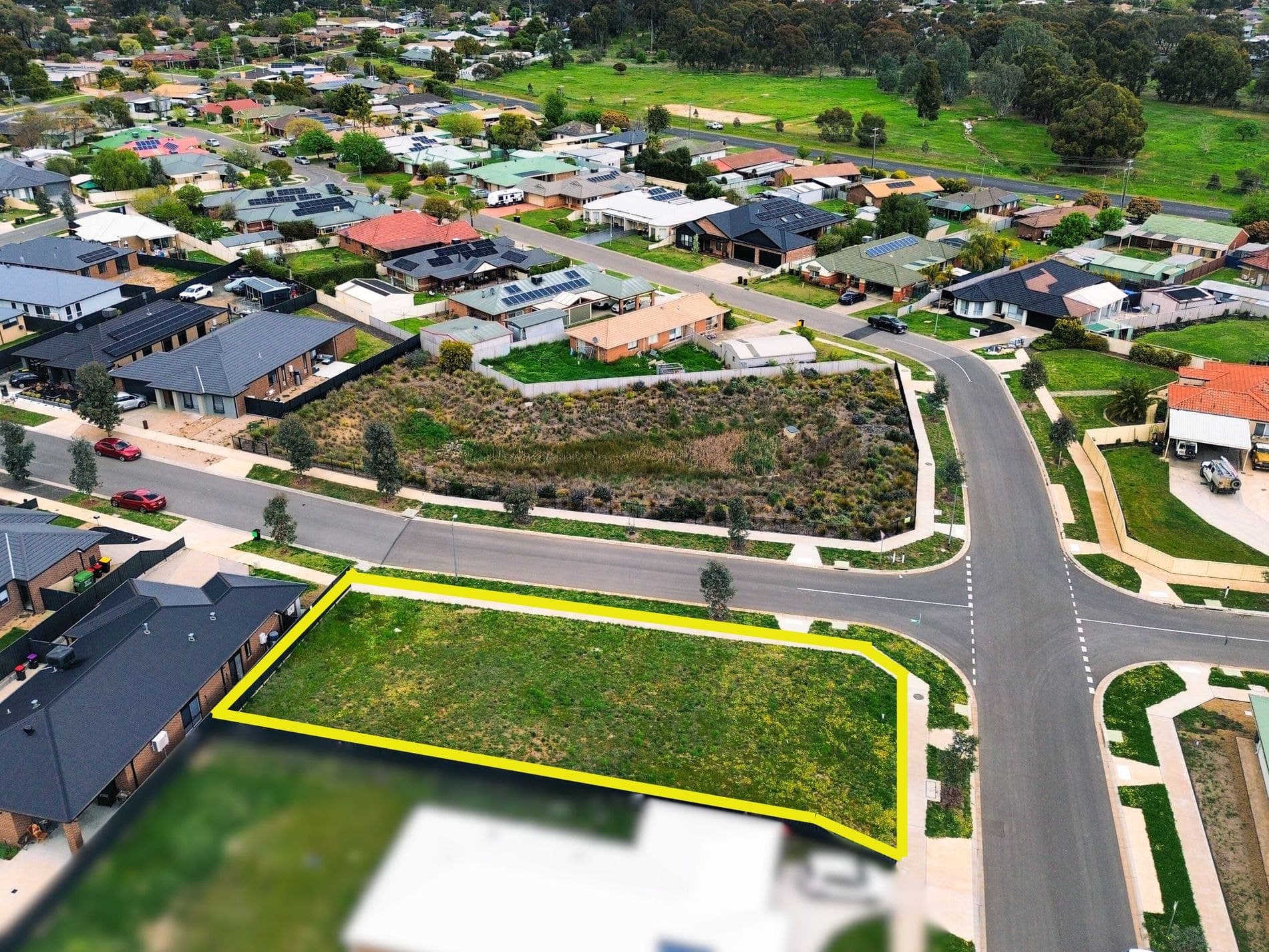 16 Parker Drive, Seymour, Seymour - Thumbnail 3