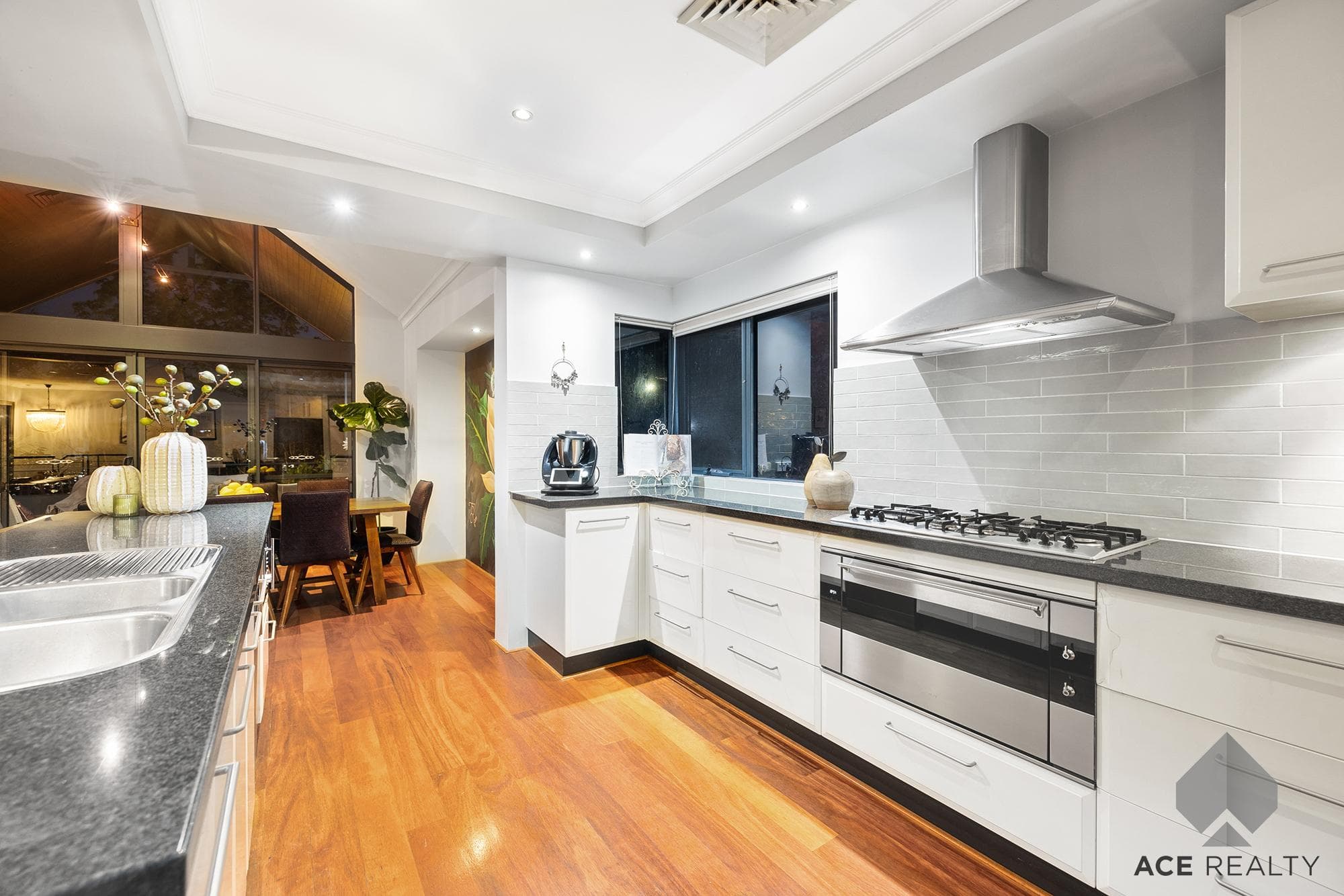 1 Success Crescent, SALTER POINT WA 6152, Salter Point - Thumbnail 4