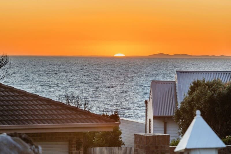 14 Rendlesham Avenue, Mount Eliza, Mount Eliza - Thumbnail 2