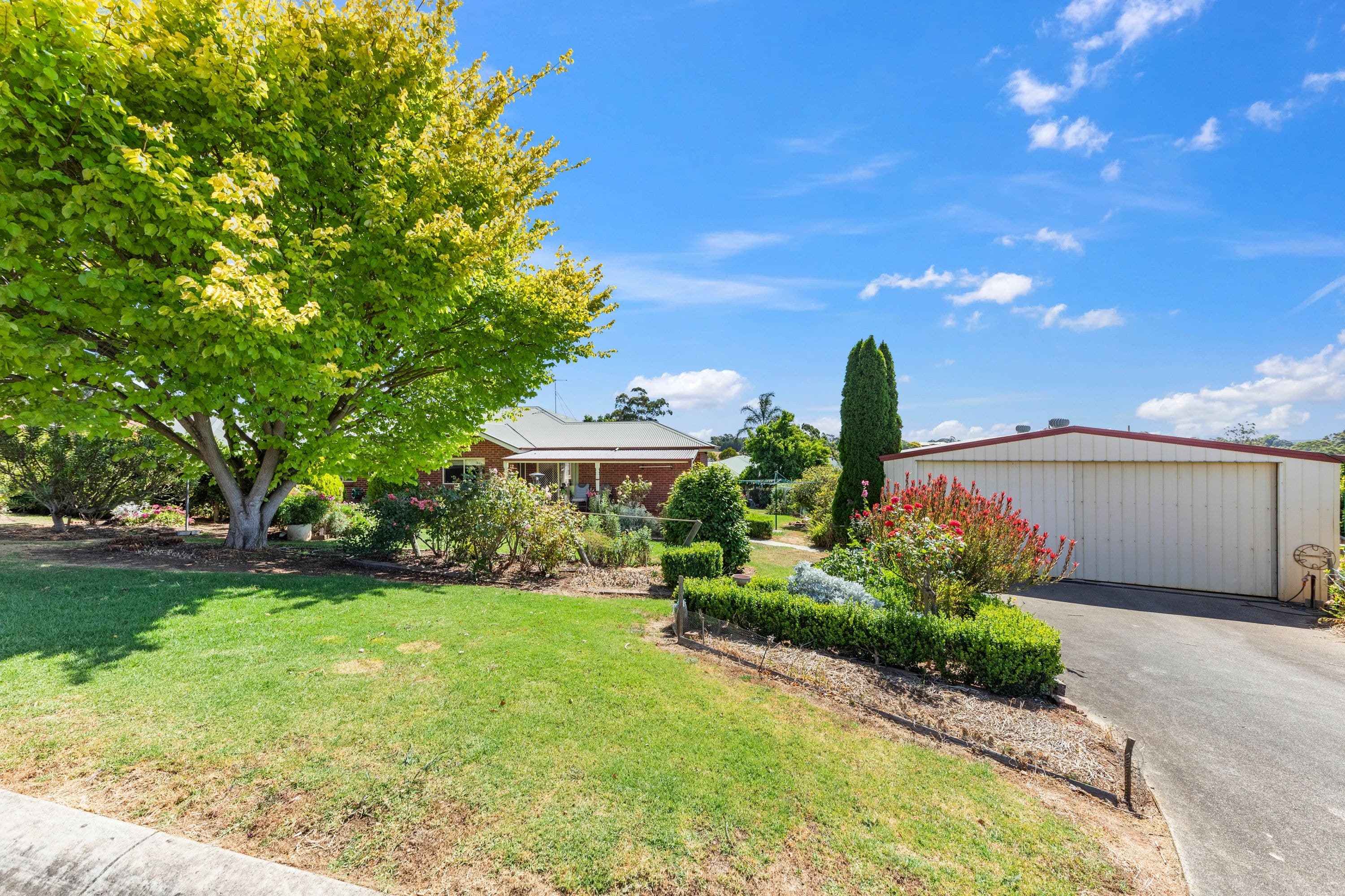 1 Koonung Drive, Warragul VIC 3820, Warragul - Thumbnail 2
