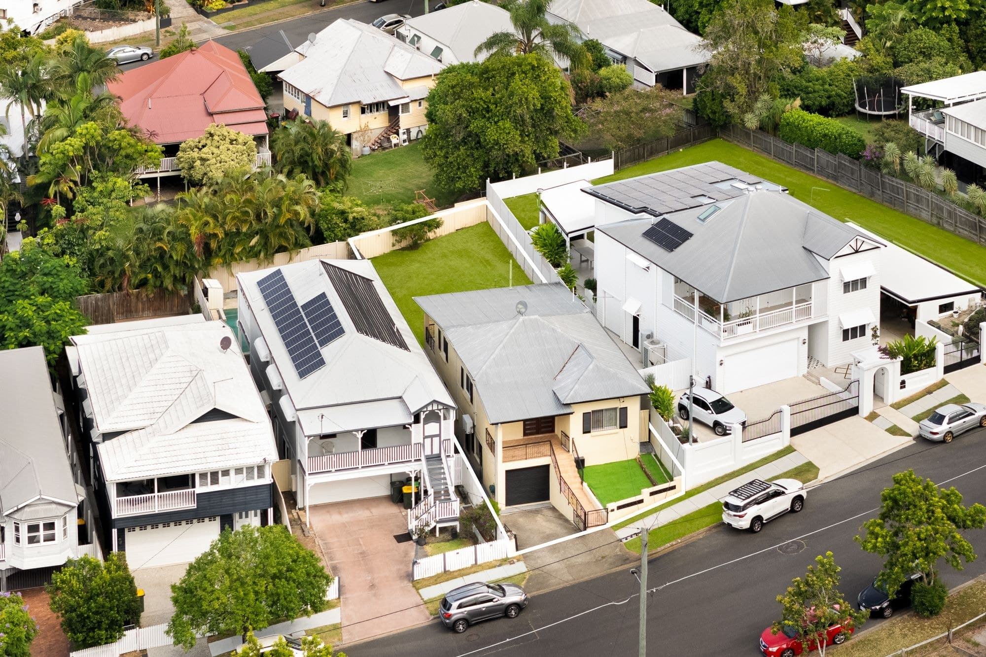 12 Seventh Avenue, Windsor QLD 4030, Windsor - Thumbnail 2
