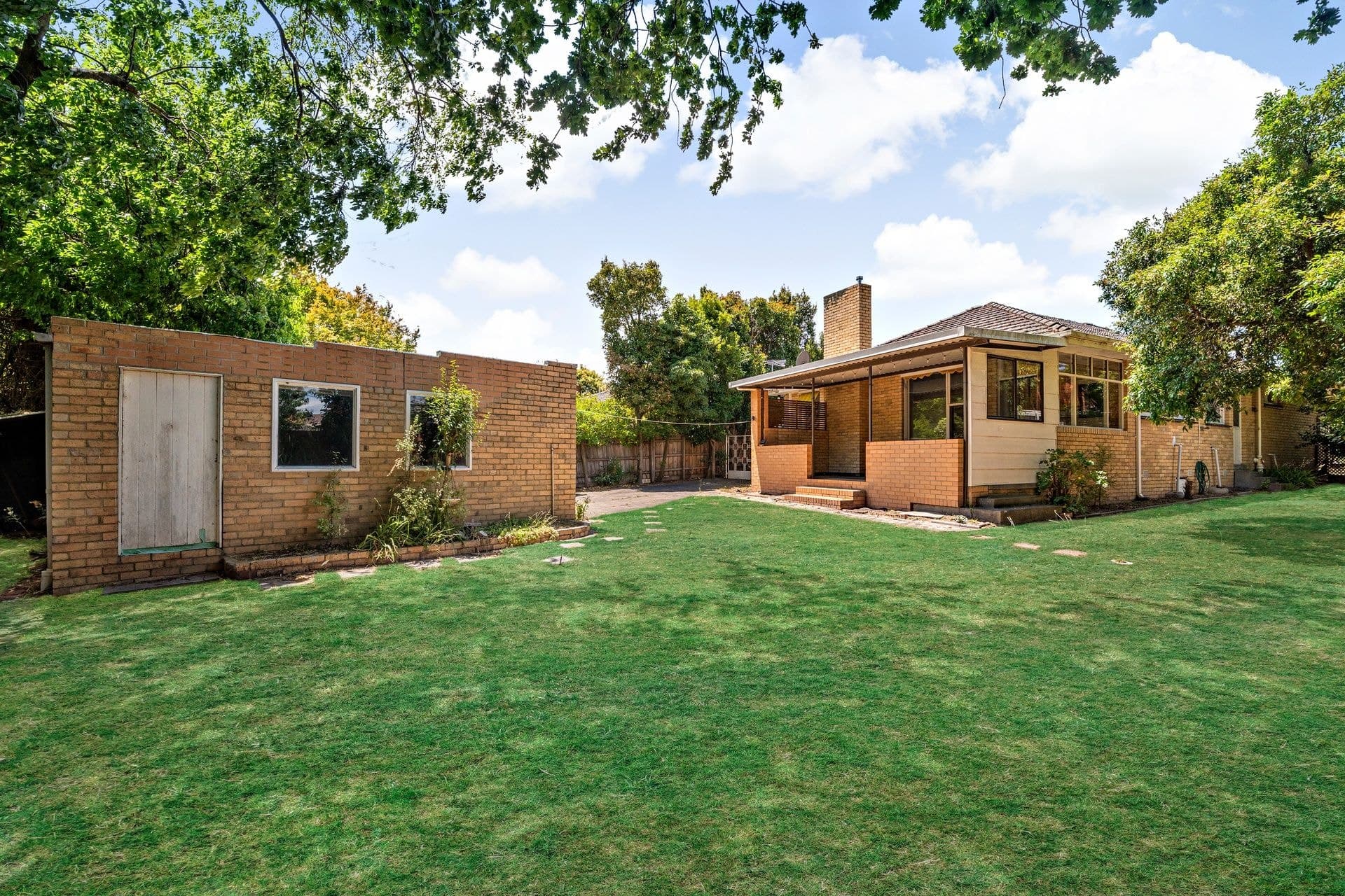 17 Woodstock Road, Mount Waverley VIC 3149, Mount Waverley - Thumbnail 3