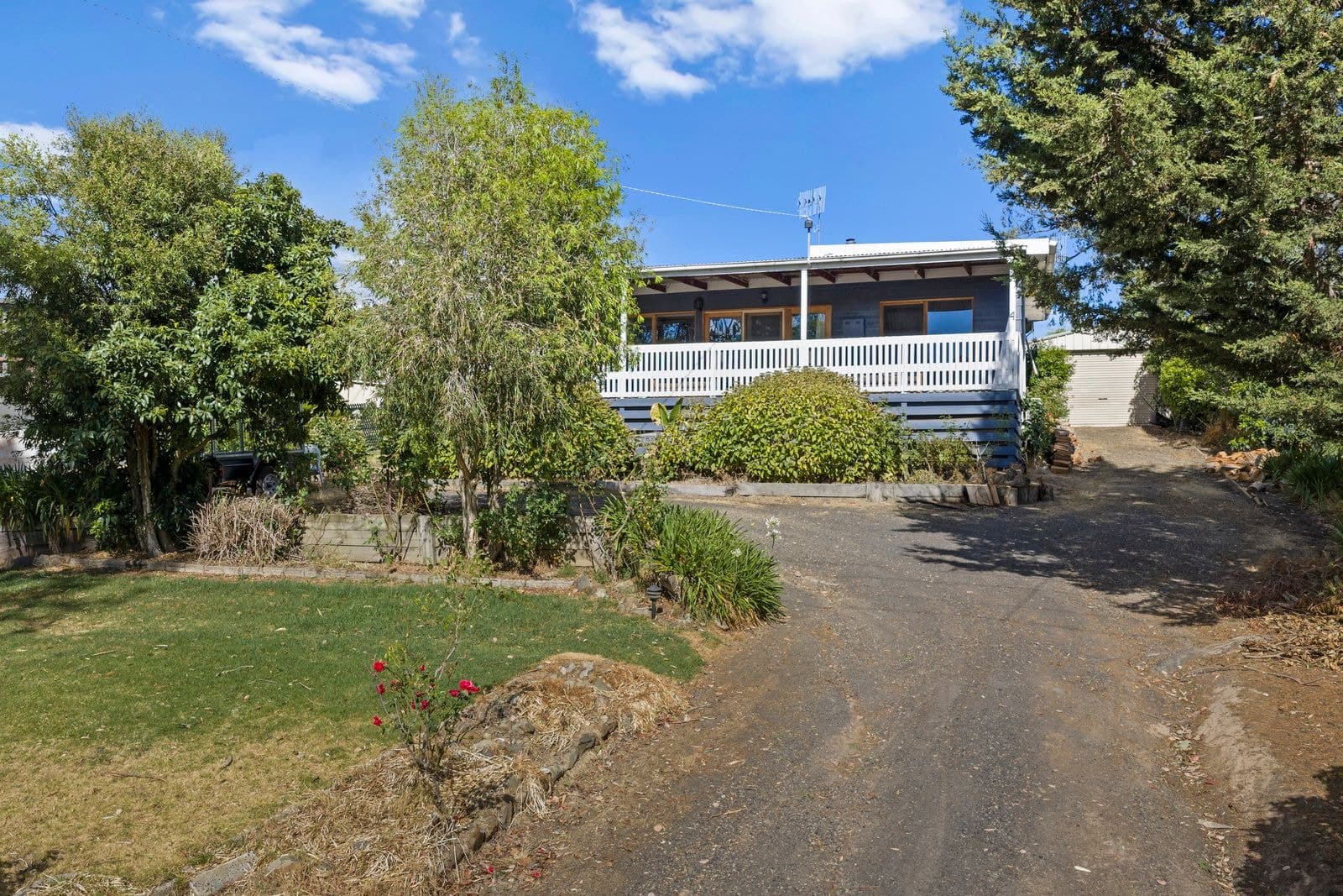 4 Grandview Drive, Goughs Bay VIC 3723, Goughs Bay - Thumbnail 3
