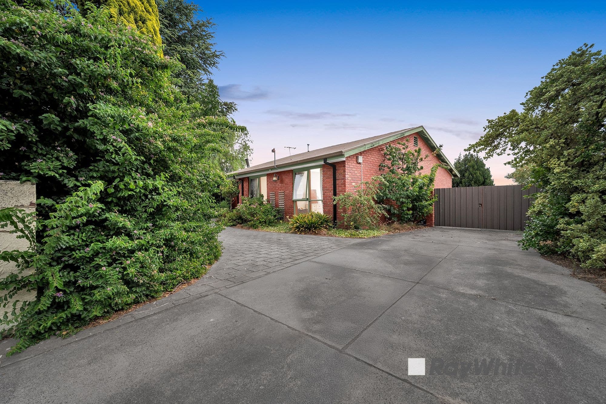 7 Henry Avenue, Hallam VIC 3803, Hallam - Thumbnail 2