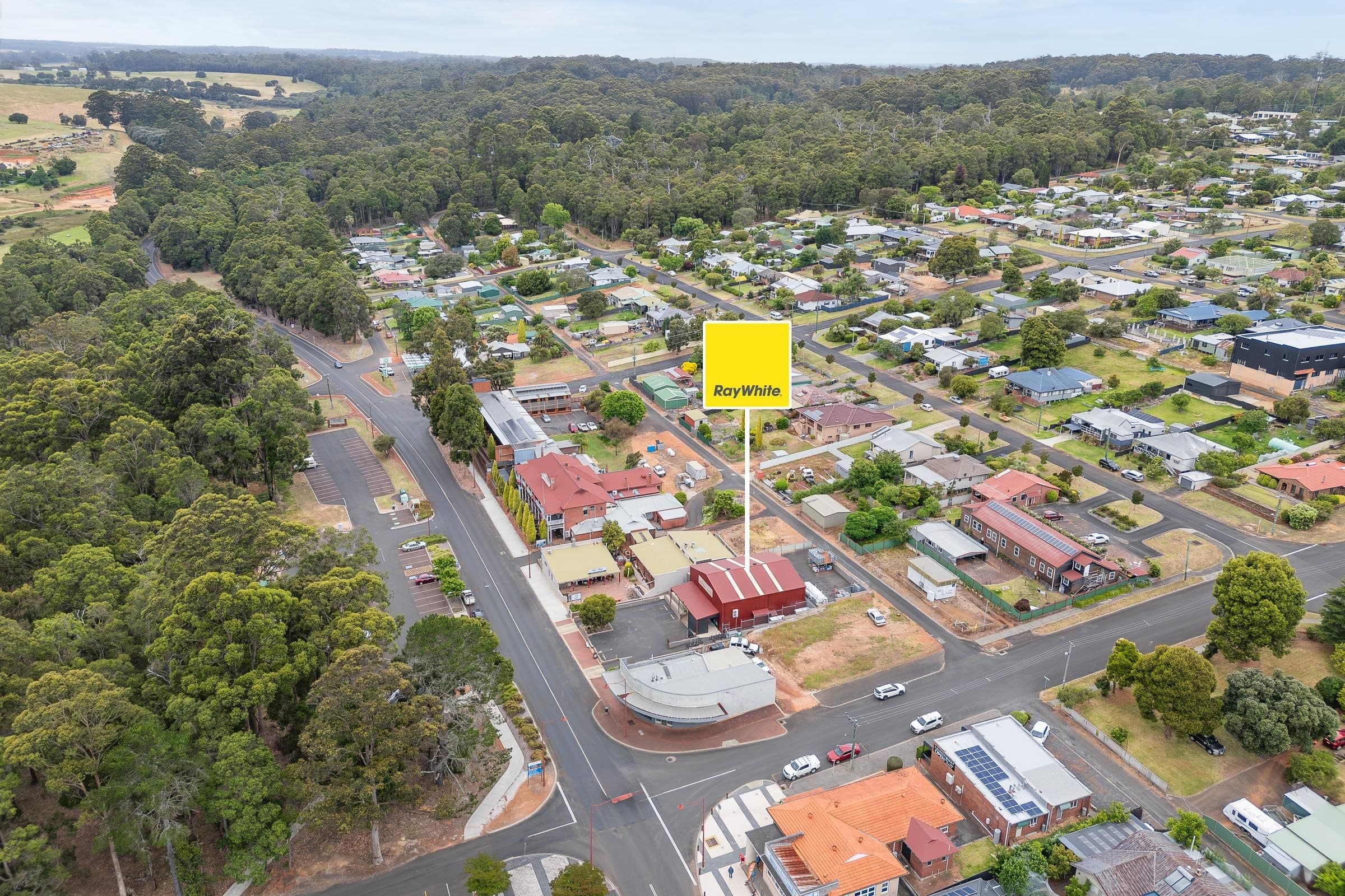 33 Guppy Street, Pemberton WA 6260, Pemberton - Thumbnail 2