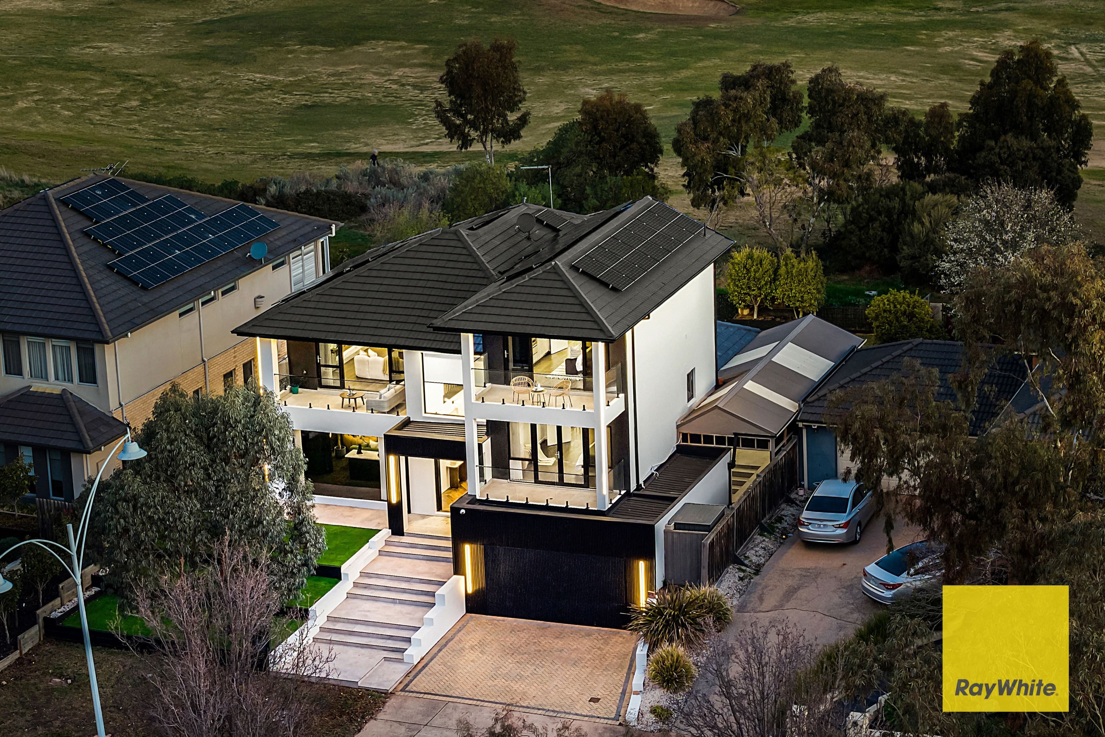 33 Tournament Drive, Sanctuary Lakes VIC 3030, Point Cook - Thumbnail 2