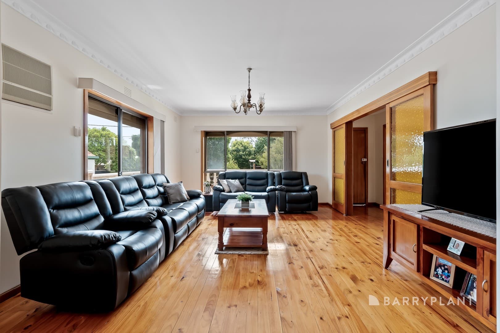 13 Highview Road, Preston, VIC 3072, Preston - Thumbnail 2