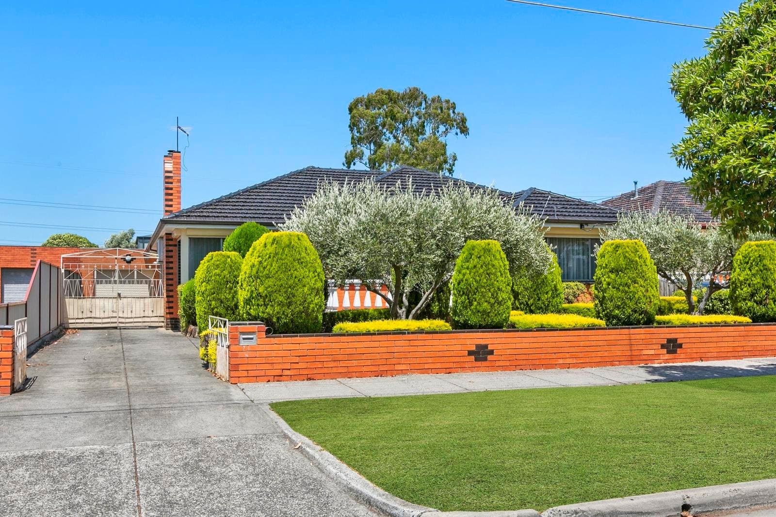47 Merrilands Road, Reservoir VIC 3073, Reservoir - Thumbnail 2