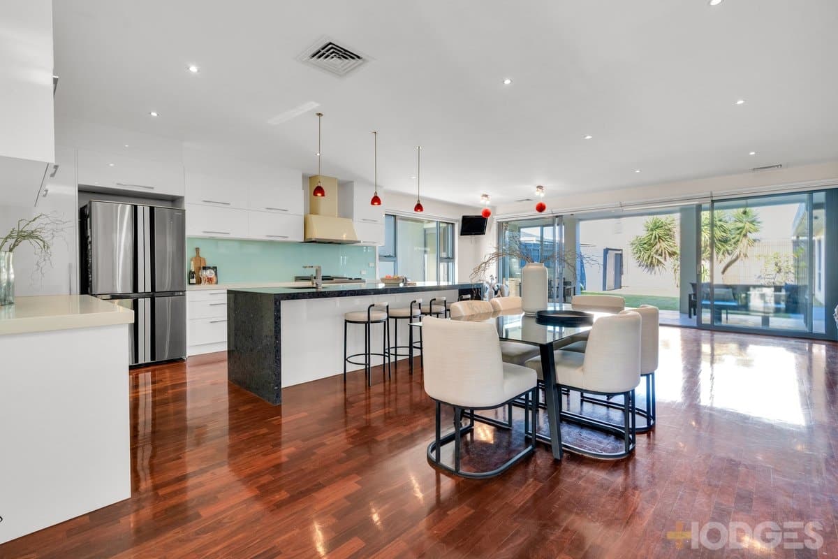 12 Antibes Street, Parkdale, VIC, 3195, Parkdale - Thumbnail 8