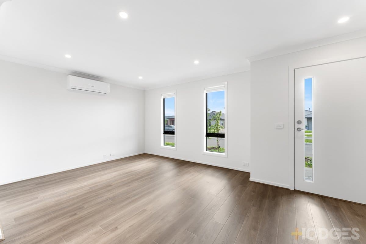 71 Kyanite Boulevard, Donnybrook, VIC, 3064, Donnybrook - Thumbnail 2