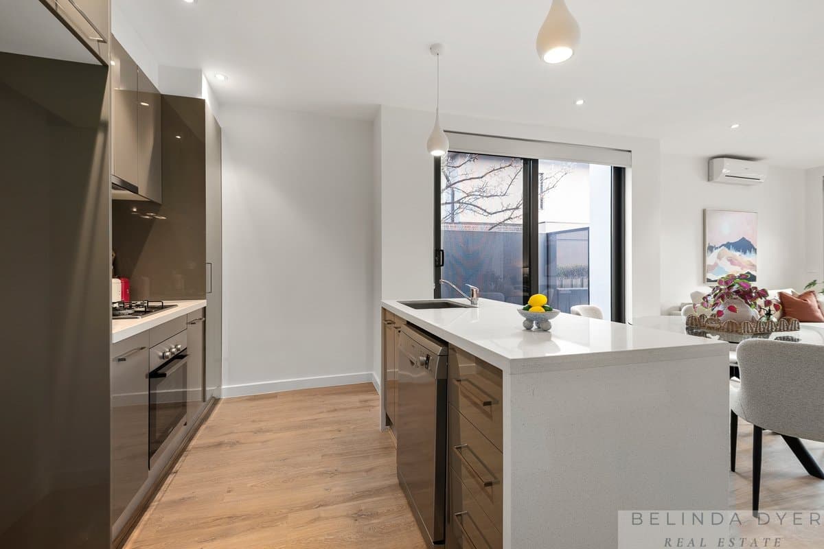 2 / 972 Riversdale Road, SURREY HILLS, VIC, 3127, Surrey Hills - Thumbnail 3