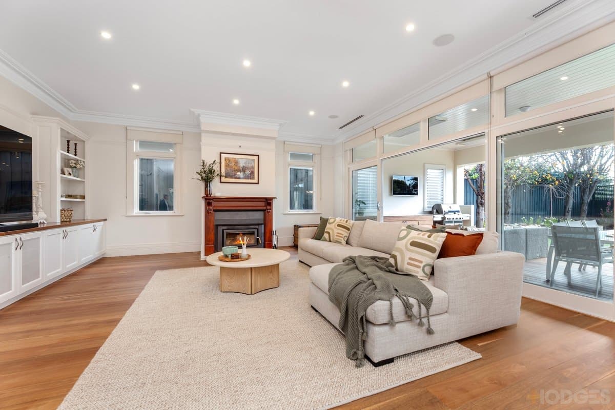 19 Littlewood Street, Hampton, VIC, 3188, Hampton - Thumbnail 2