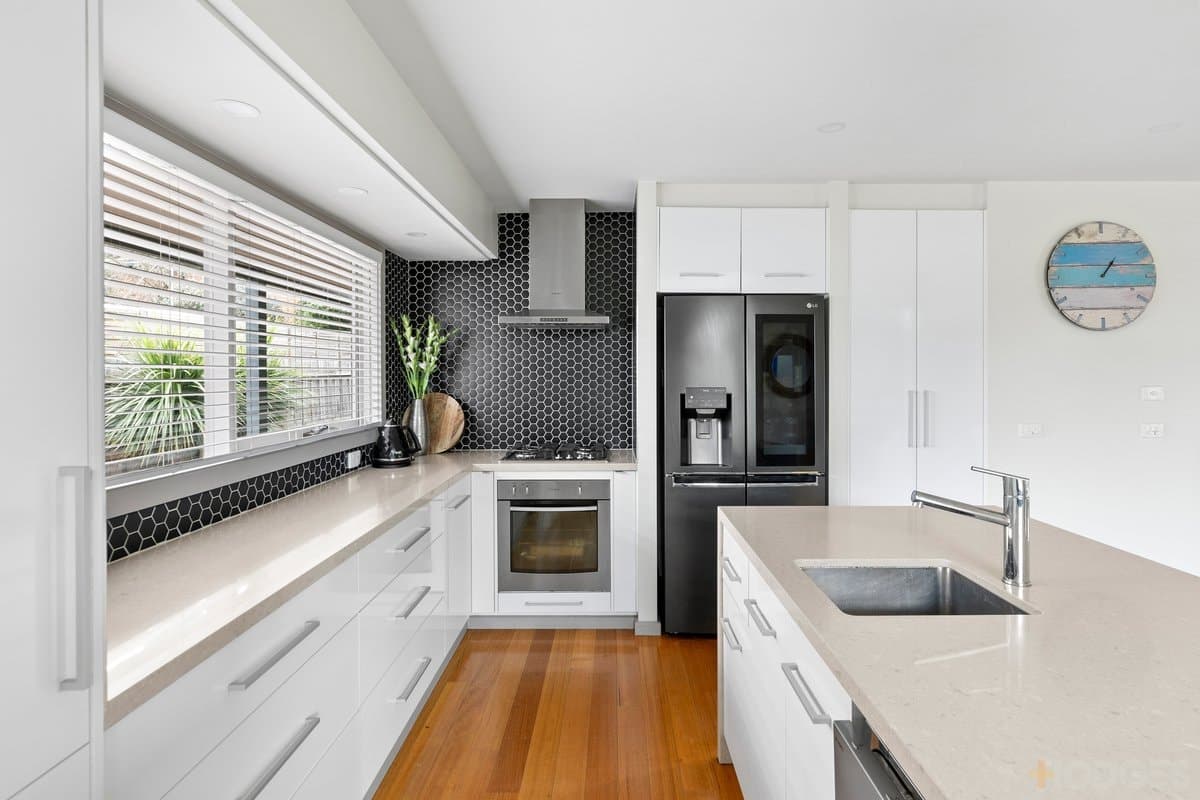 140 / 15 Aberdeen Street, Ocean Grove - Thumbnail 4