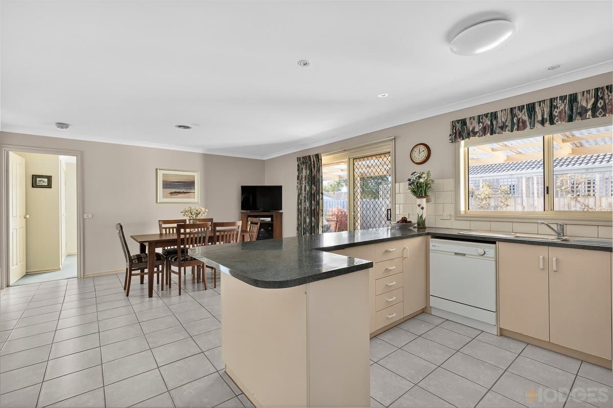 12 Arlington Crescent, Ocean Grove, VIC, 3226, Ocean Grove - Thumbnail 4