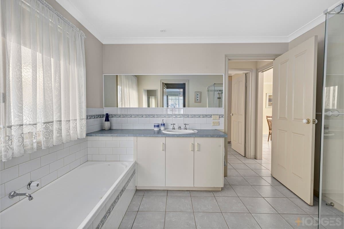 12 Arlington Crescent, Ocean Grove, VIC, 3226, Ocean Grove - Thumbnail 8