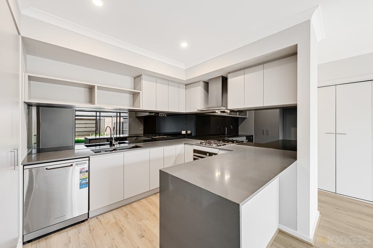 35 Mornington Avenue, Tarneit, VIC, 3029, Tarneit - Thumbnail 3