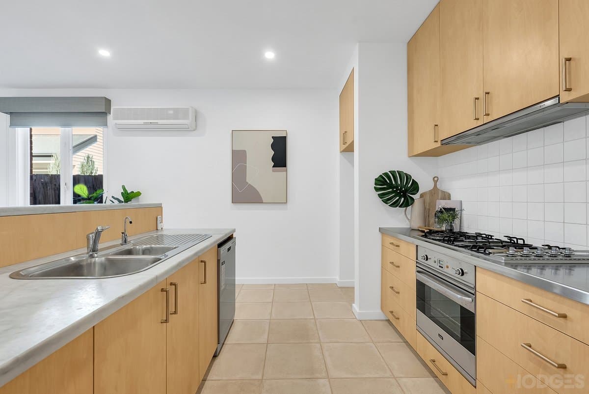 18a Fifth Street, Parkdale, VIC, 3195, Parkdale - Thumbnail 3