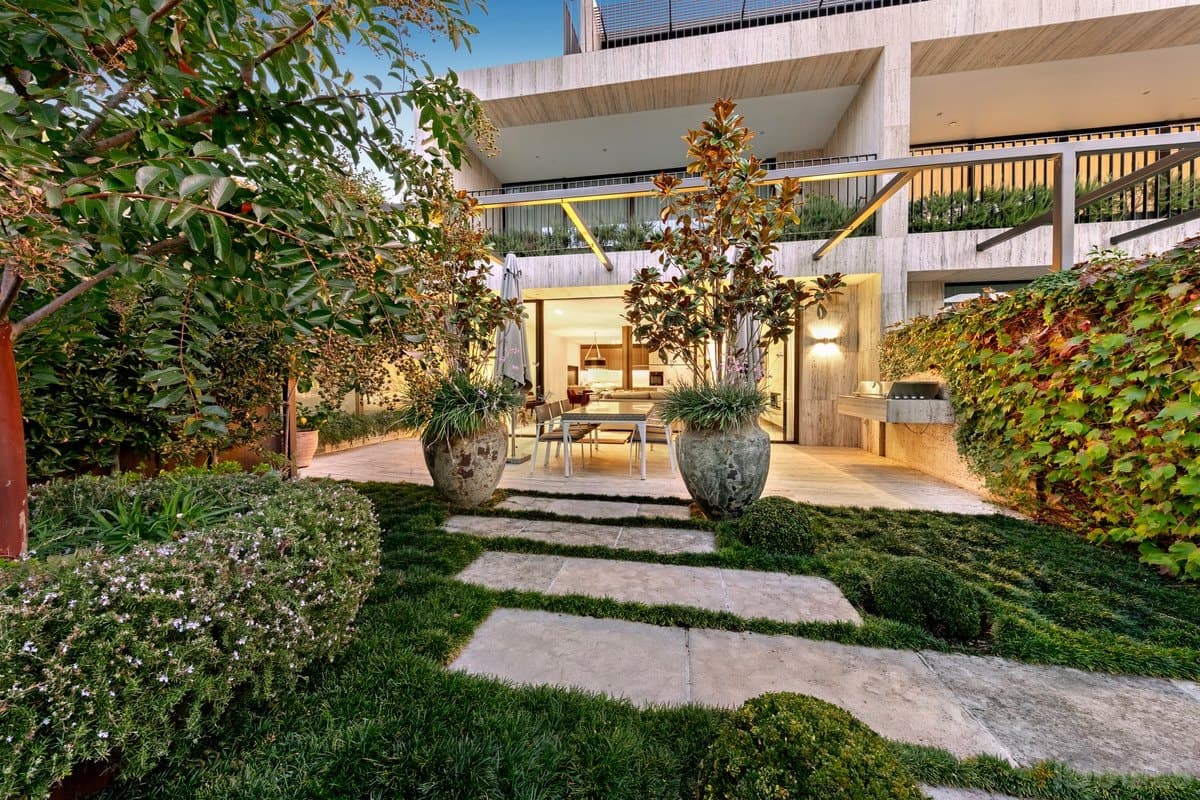 1 / 12 Black Street, Brighton, VIC, 3186, Brighton - Image 1
