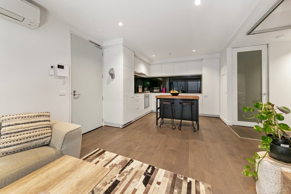 213 / 81 Asling Street, Brighton, VIC, 3186, Brighton - Thumbnail 3