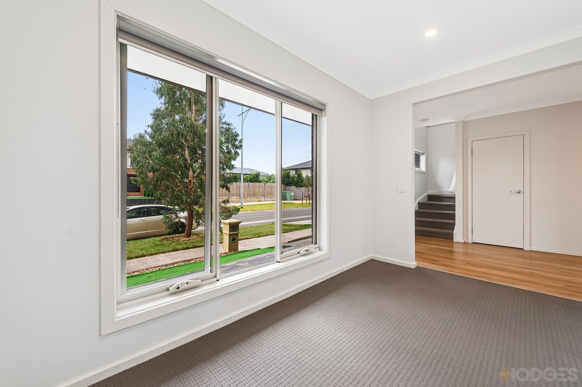 15 Gillespie Avenue, Werribee, VIC, 3030, Werribee - Thumbnail 2