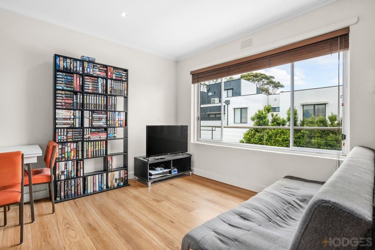 13 / 5 Station Street, Mentone, VIC, 3194, Mentone - Thumbnail 2