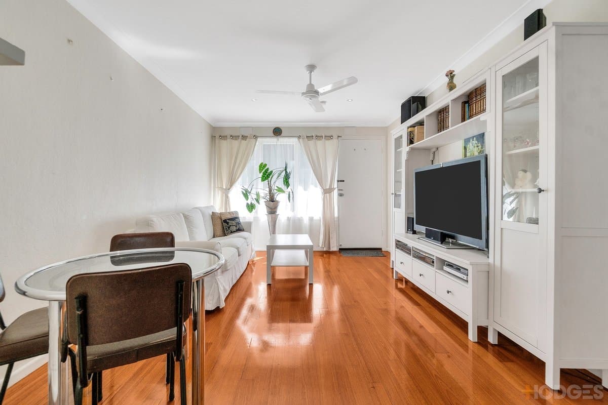 9 / 2b Latrobe Street, Mentone, VIC, 3194, Mentone - Thumbnail 2