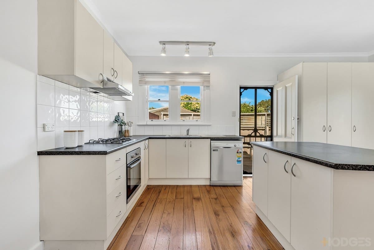 10 Lorraine Street, Cheltenham, VIC, 3192, Cheltenham - Thumbnail 5