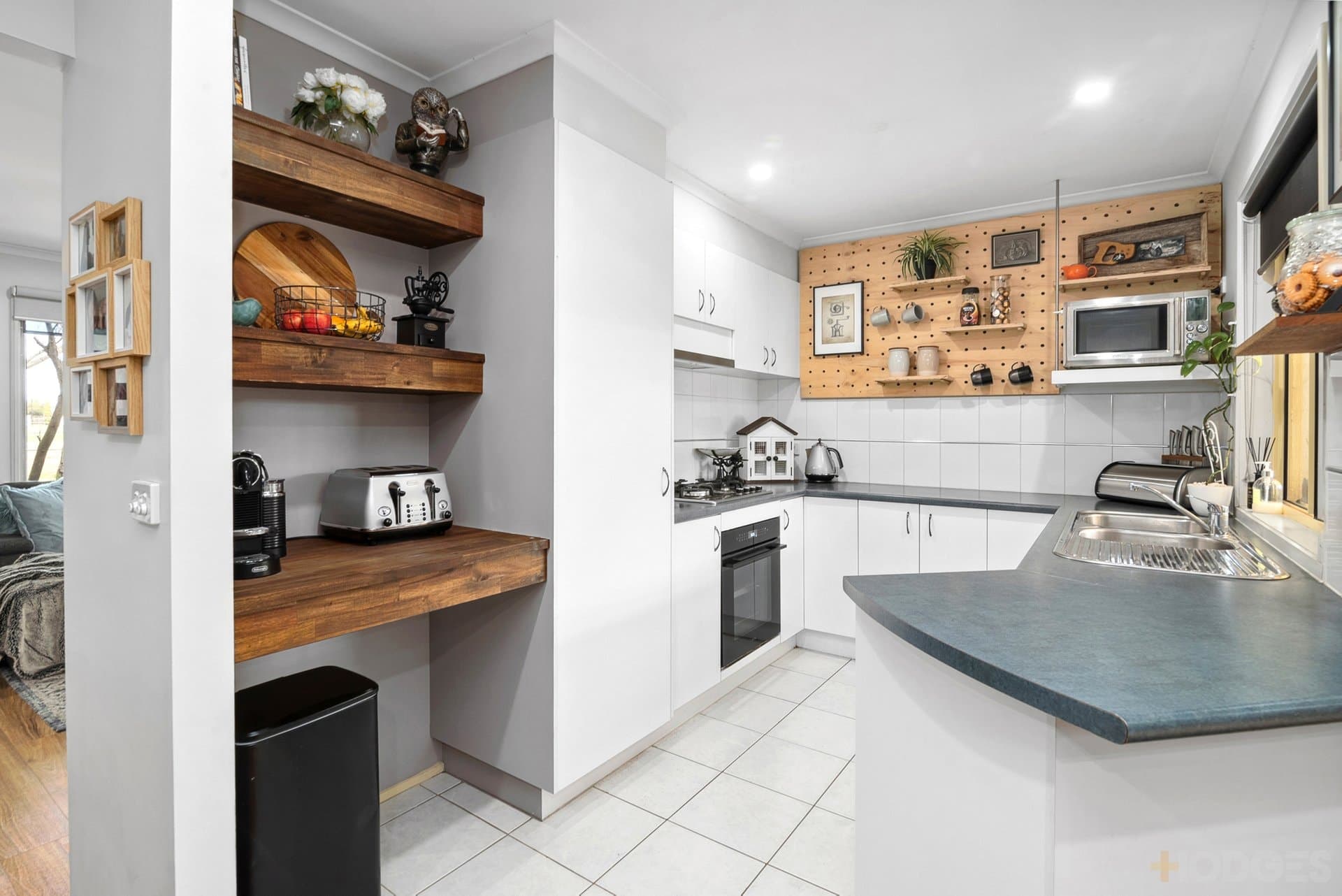 2 Silkwood Lane, Craigieburn, VIC, 3064, Craigieburn - Thumbnail 2
