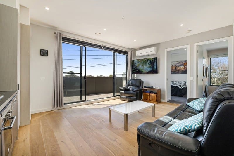307 / 81 Warrigal Road, MENTONE, VIC, 3194, Mentone - Thumbnail 3