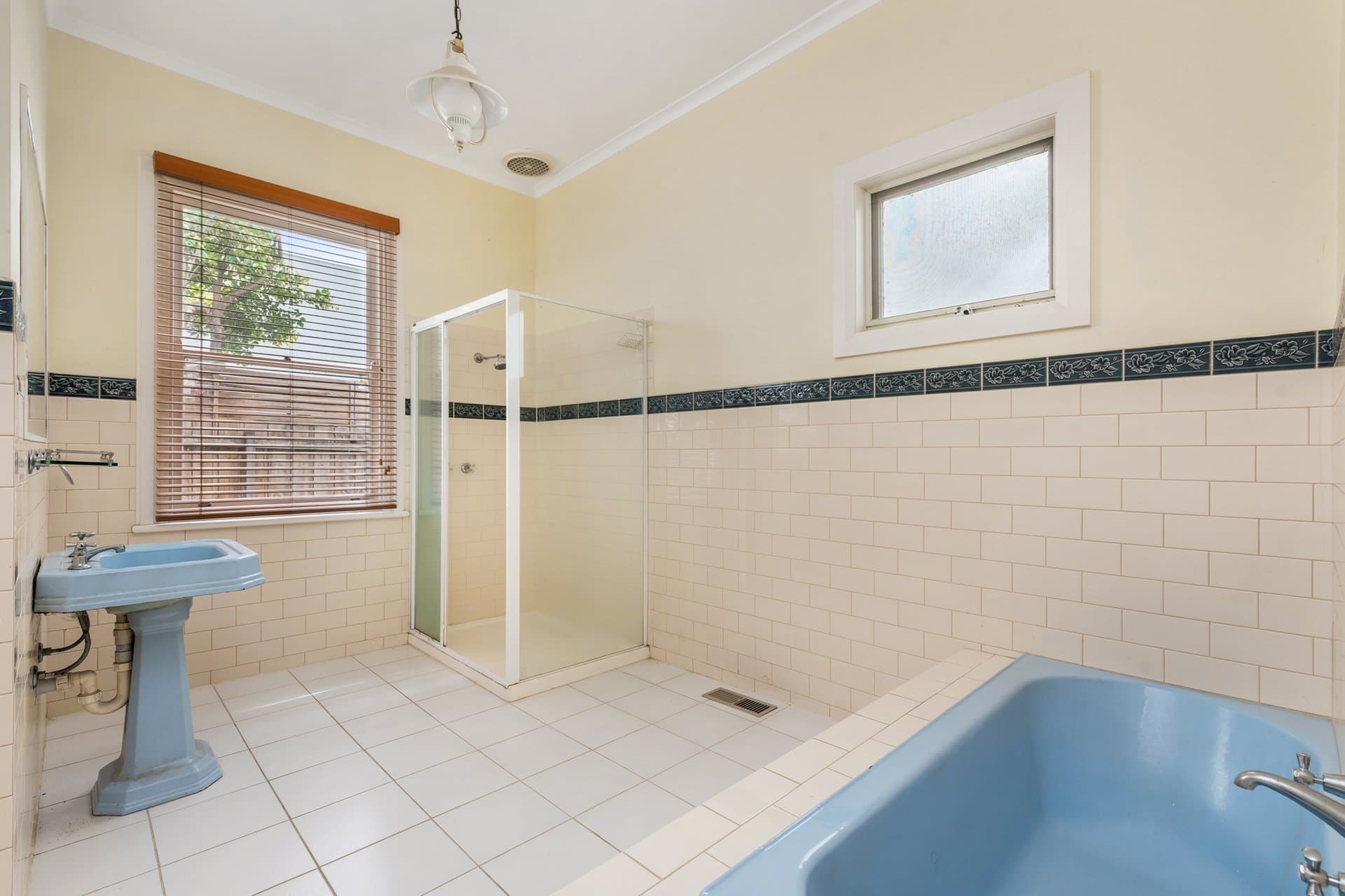 Melbourne, VIC, Mentone - Thumbnail 8