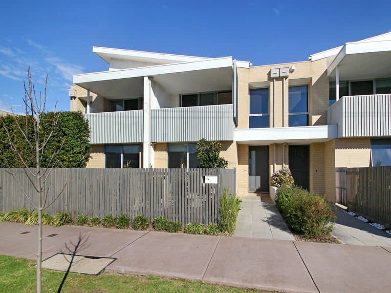 Melbourne, VIC, Mentone - Image 1