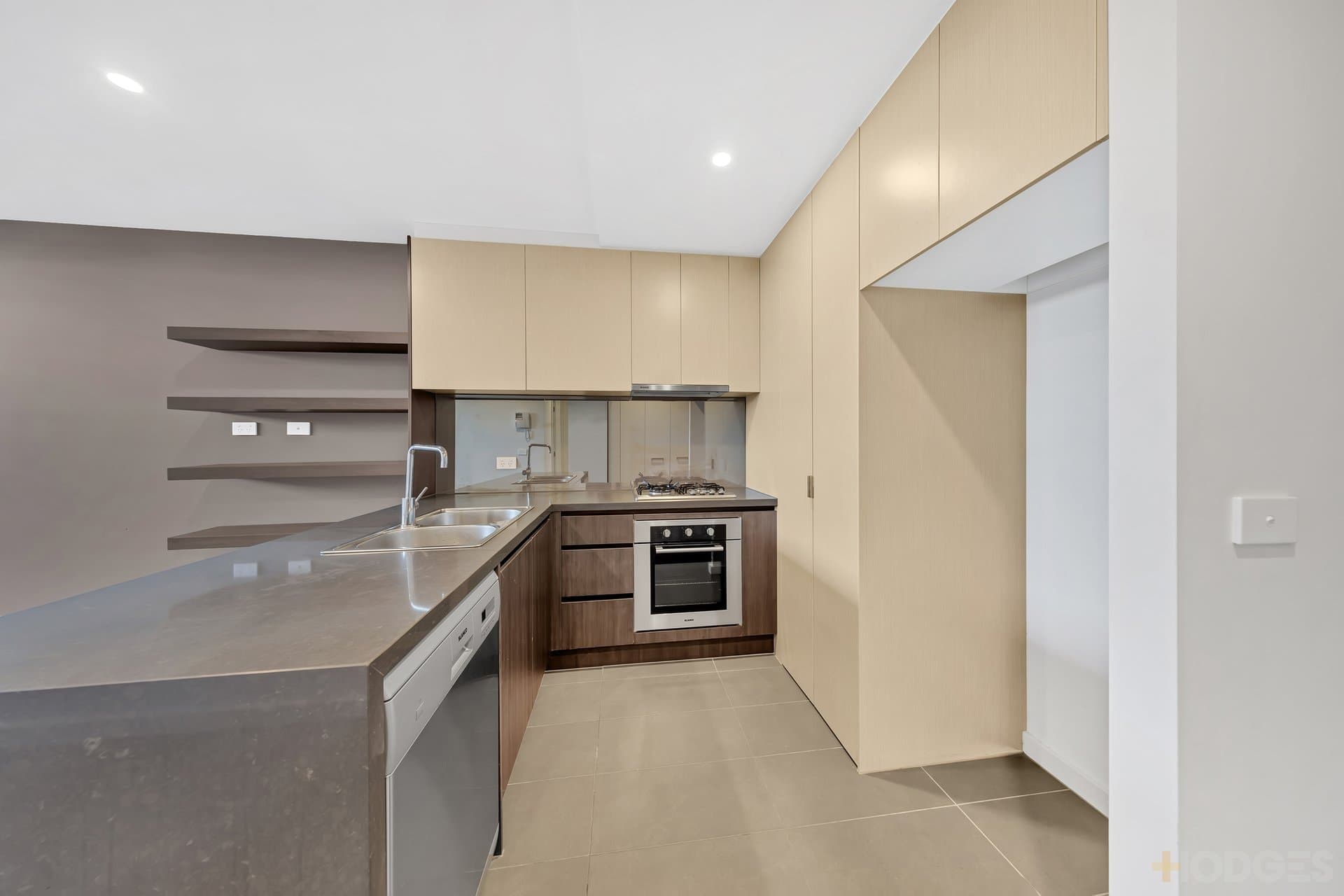 5 / 144 Collins Street, Mentone, VIC, 3194, Mentone - Thumbnail 2