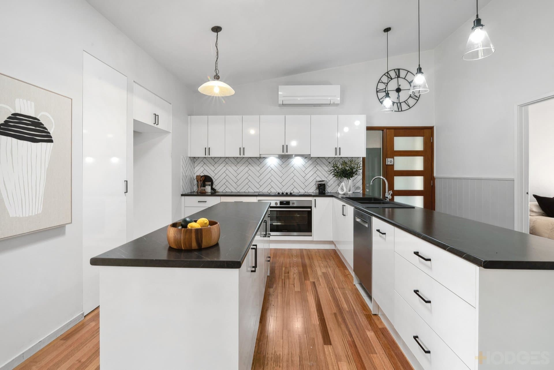 21 Kooralinga Drive, Wandong, VIC, 3758, Wandong - Thumbnail 2