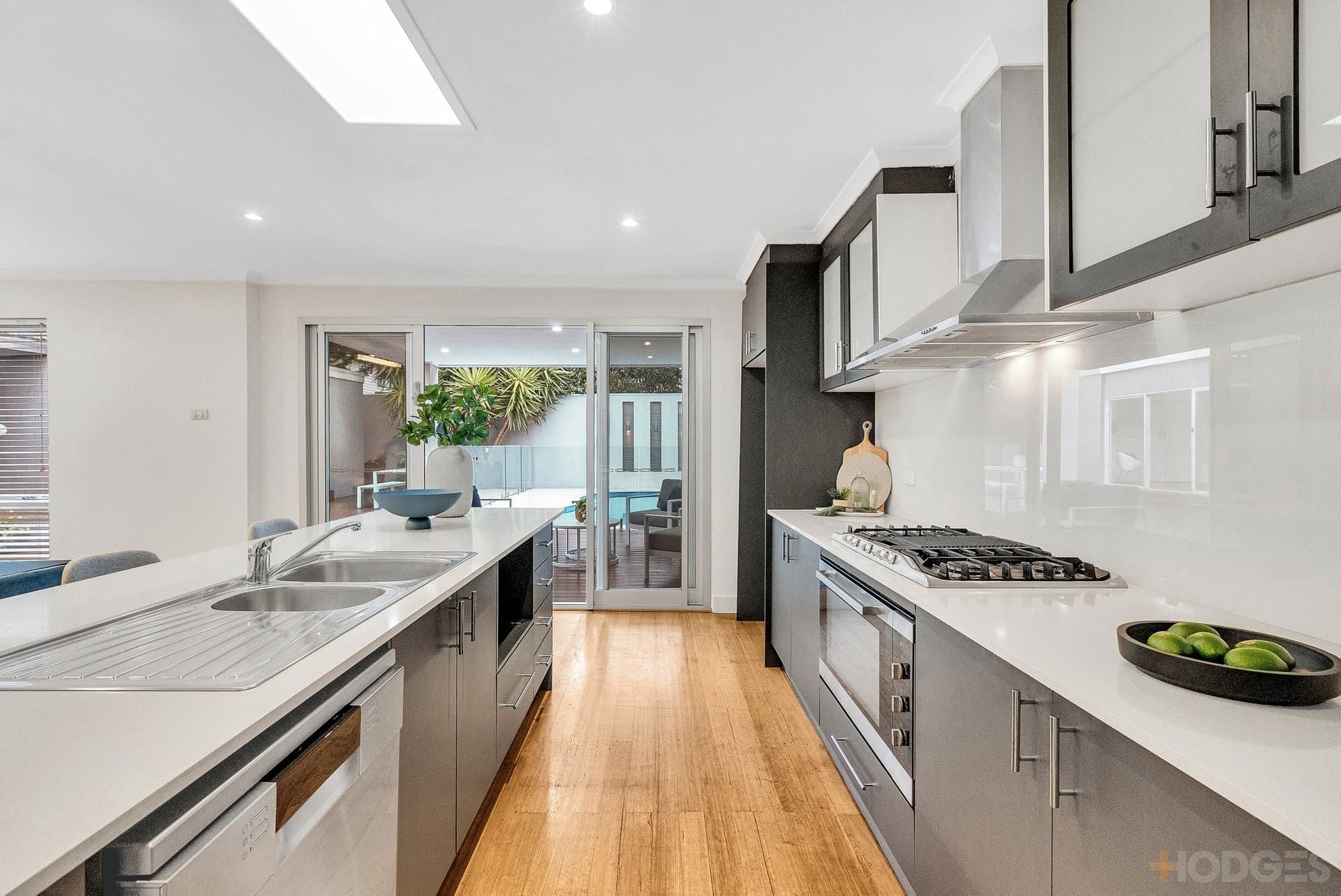 13 Russell Court, Mentone, VIC, 3194, Mentone - Thumbnail 4