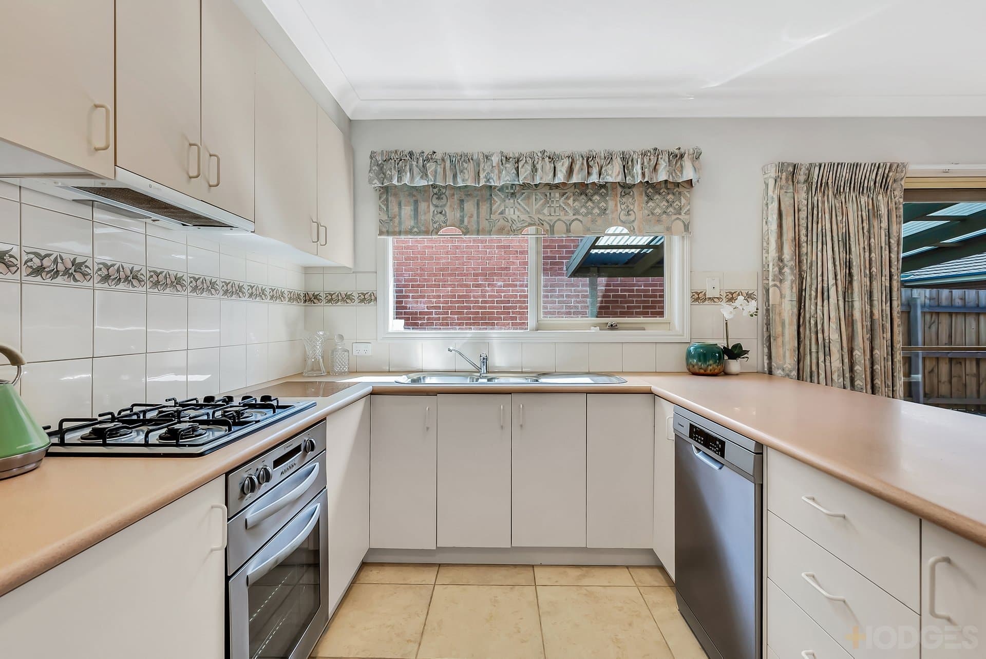 10A Eveline Avenue, Parkdale, VIC, 3195, Parkdale - Thumbnail 3