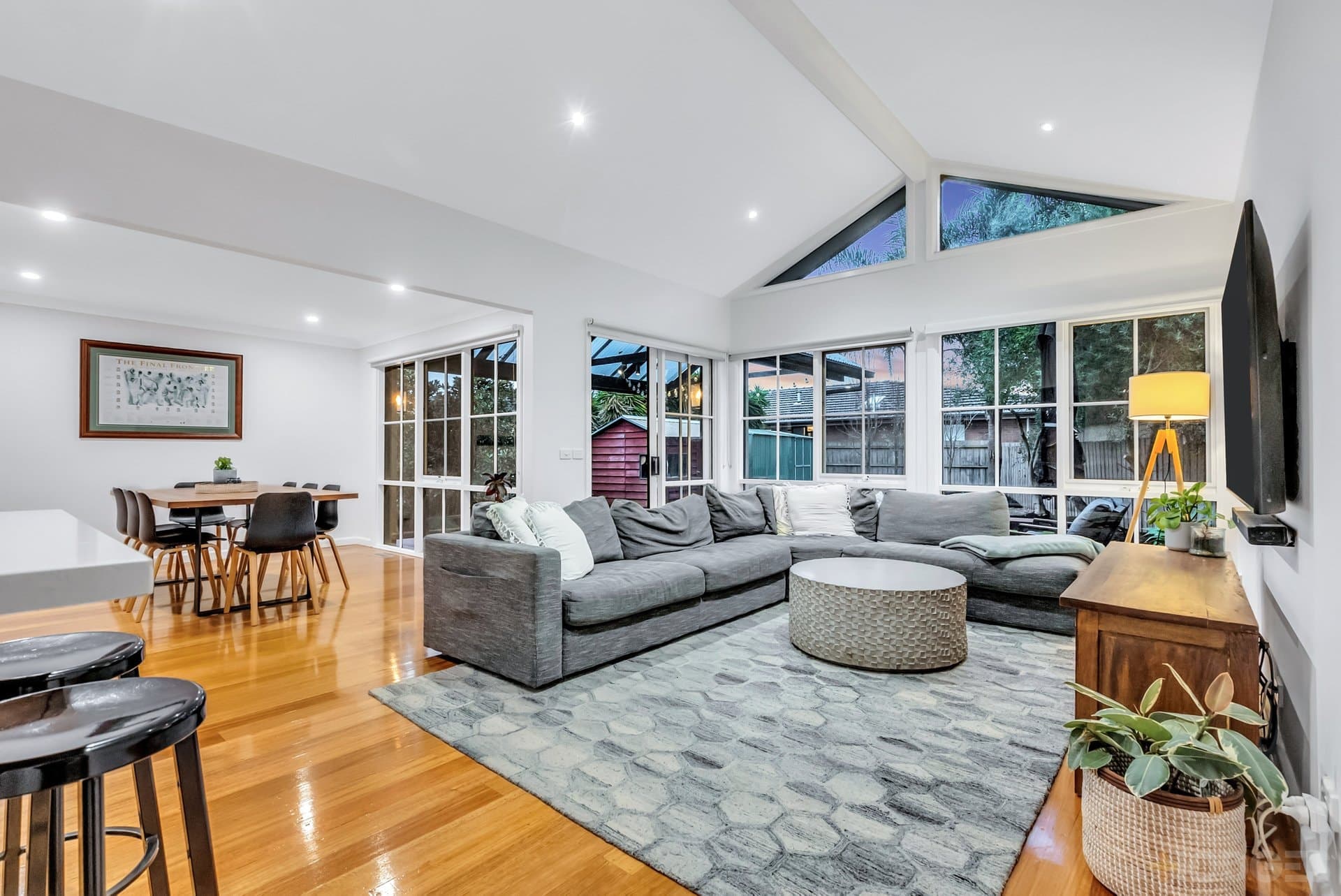 33 Booker Street, Cheltenham, VIC, 3192, Cheltenham - Thumbnail 2