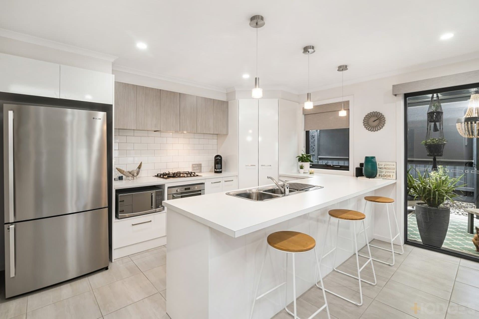 7 Berry Saltbush Drive, Wallan, VIC, 3756, Wallan - Thumbnail 2